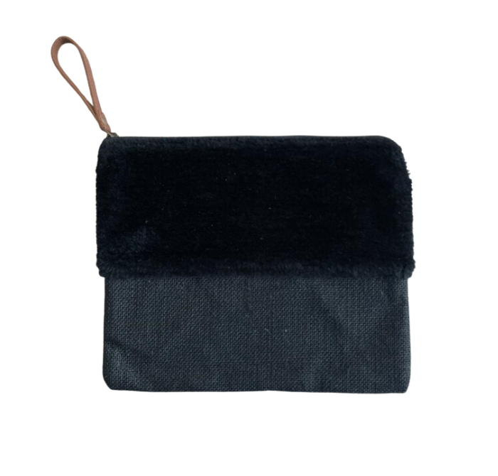 Auna Black with Fur